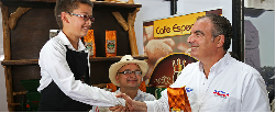 Gobierno les cumple a pequeños cafeteros del Huila, con inversión de $31 mil millones - 14 de Mayo de 2015