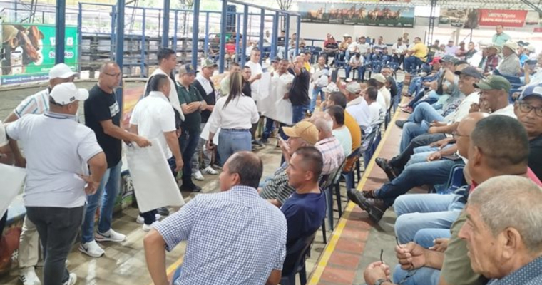 Curso de bienestar animal fortalece el transporte responsable de animales en pie en Chigorodó, Antioquia