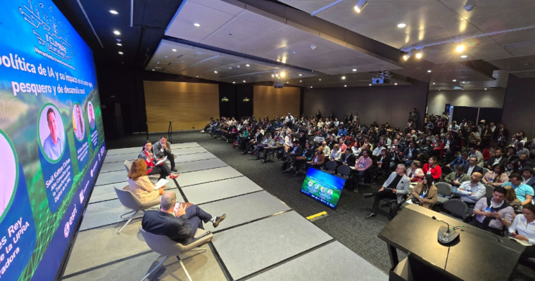 Culmina con éxito la II Cumbre de IA - AgroTIC 2025: el agro colombiano crece con el apoyo de la inteligencia artificial