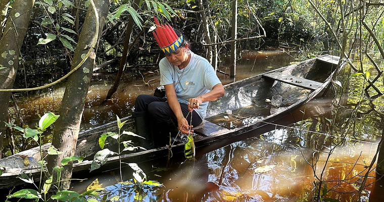 Escuelas de pesca para preservar tradiciones de comunidades indígenas amazónicas