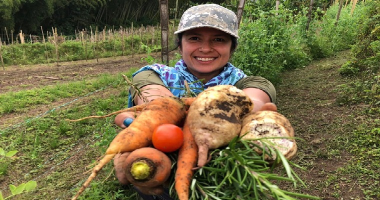 Turistas con huellas ambientales positivas: así funciona el turismo regenerativo