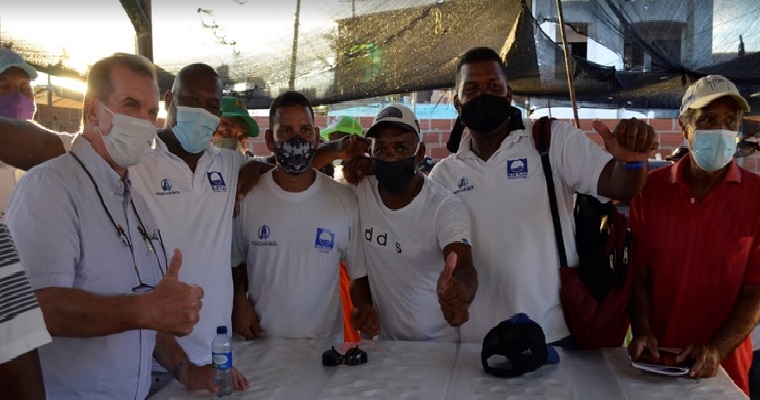 Más de 900 pescadores artesanales de Bolívar reciben equipos para mejorar su productividad