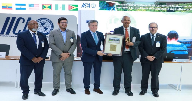 IICA y CATIE reafirman su alianza para impulsar la investigación y la formación de líderes y fortalecer la agricultura tropical de las américas