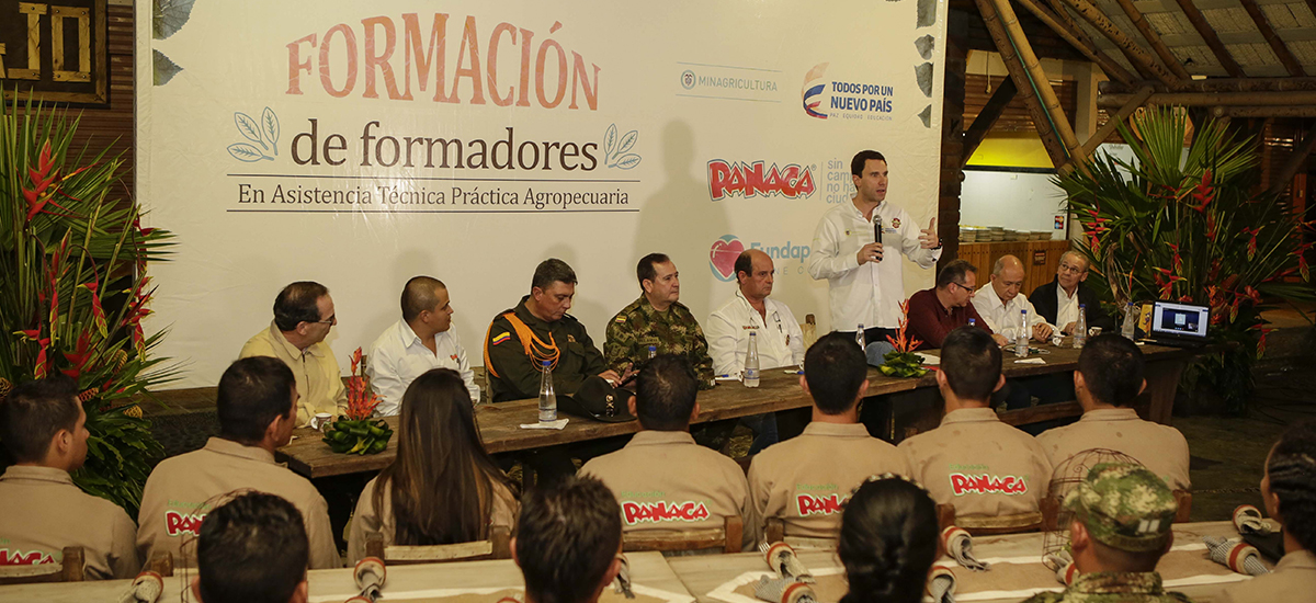 Colombia Siembra Paz con la graduación de 194 nuevos líderes en actividades rurales - 14 de septiembre de 2016