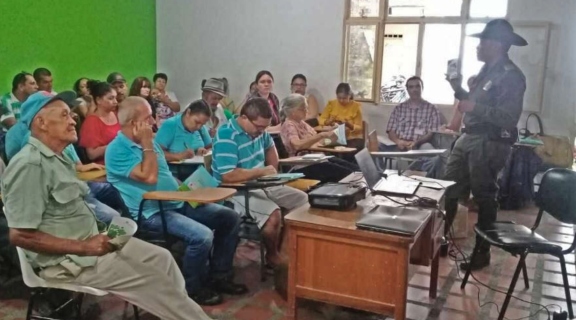 Pequeños productores de cerdos en La Virginia, Risaralda, se capacitan en producción con calidad