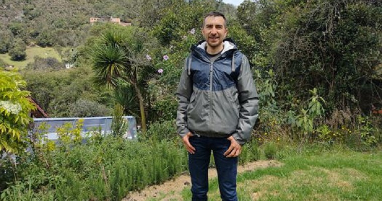 Él creó un Airbnb que conecta el campo con la ciudad para apoyar la agricultura