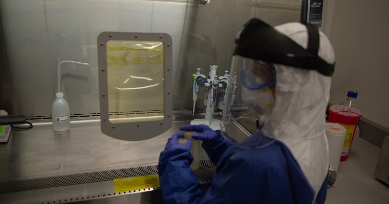 El día a día desde un laboratorio que realiza pruebas de diagnóstico COVID-19