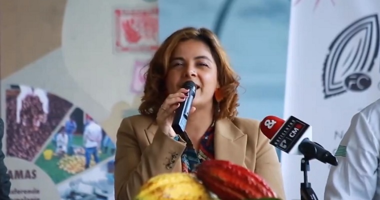 La ministra Jhenifer Mojica reconoce a los productores del mejor cacao del mundo
