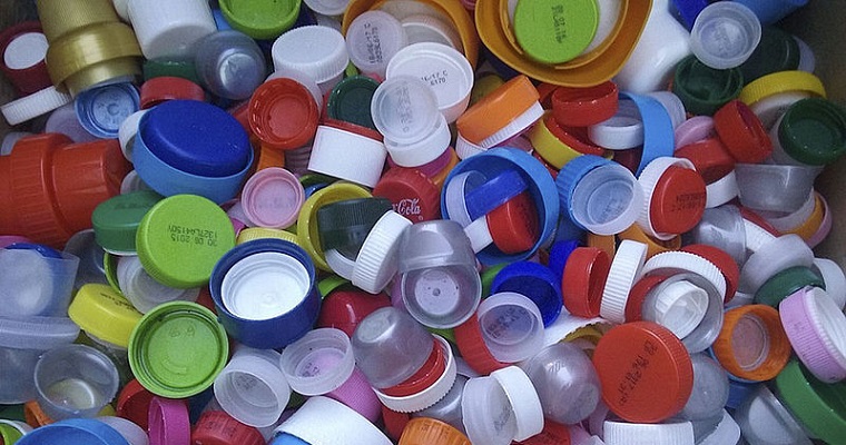 Tapas plásticas, piezas para construir ladrillos y ventanas