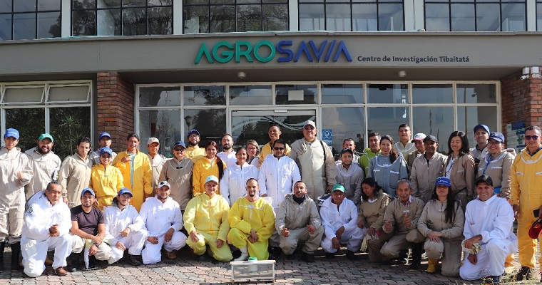 Apicultores colombianos se capacitan en Buenas Prácticas Apícolas en busca de un futuro más sostenible y productivo