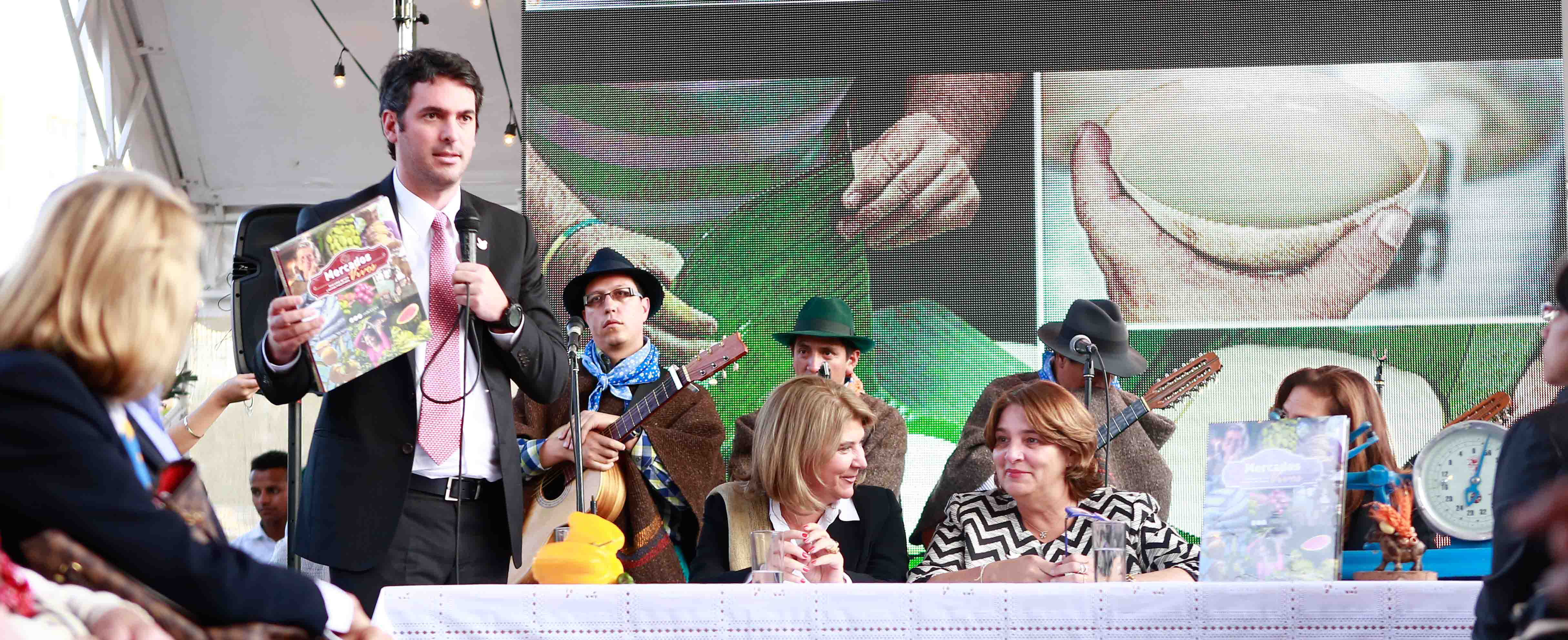 “El libro ‘Mercados vivos’ es una invitación a que los colombianos consumamos lo que sembramos en el país": Viceministro de Asuntos Agropecuarios - 15 de Diciembre de 2015