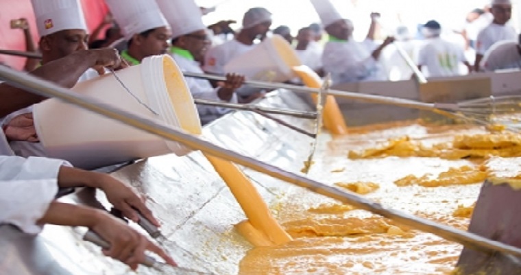 Colombia va por el Guinness de los huevos revueltos más grandes del mundo