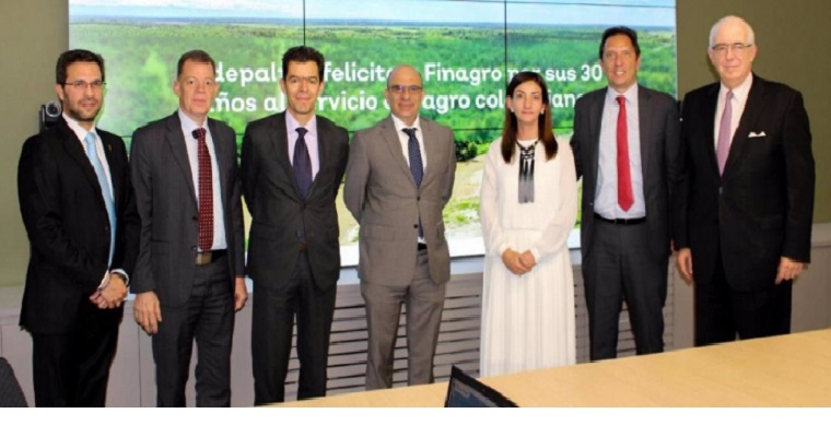 La Junta Directiva de Fedepalma reconoció la labor de FINAGRO en Colombia en estos 30 años.