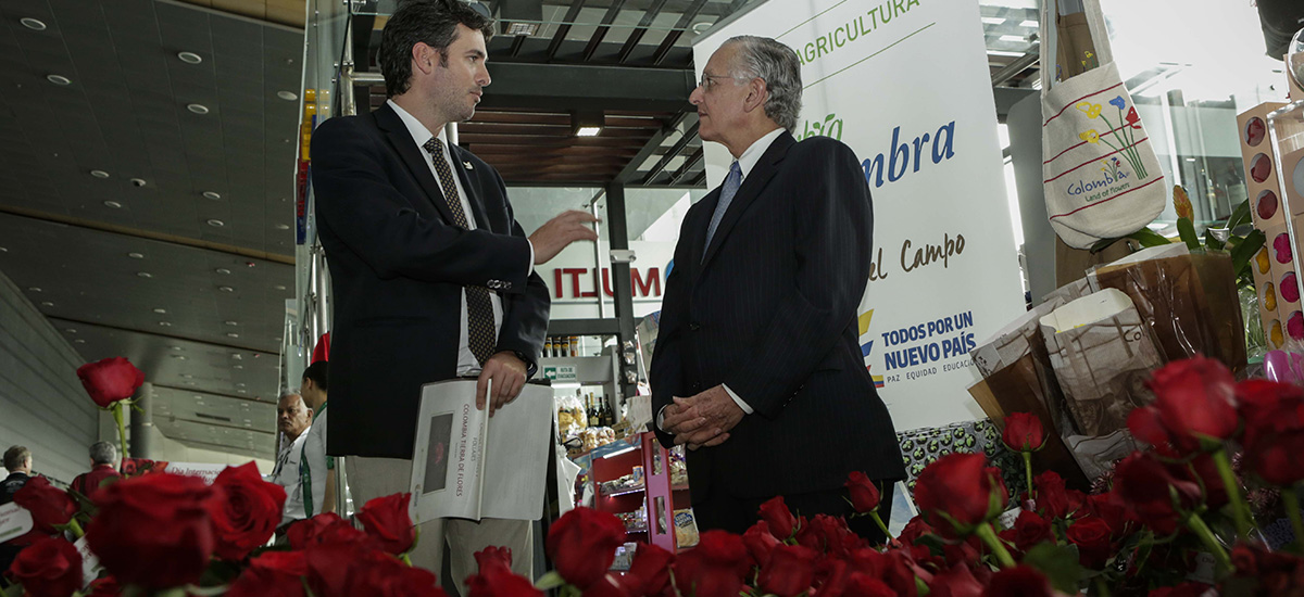 Por primera vez, más de 100 pequeños floricultores cuentan con asistencia técnica y comercial - 14 de Junio de 2016