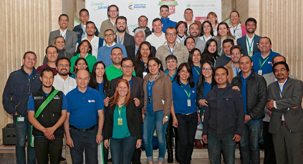 Escudería El Renacer del Campo de MinAgricultura, ganador del concurso Máxima Velocidad de MinTic - 19 de octubre de 2017