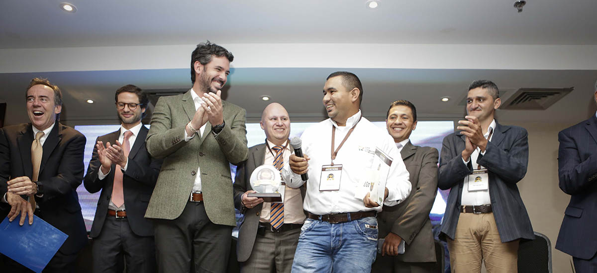 Productores de Córdoba reciben el ‘Cacao de oro’ en el IV Concurso Nacional de Cacao Fino y de Aroma - 19 de septiembre de 2016