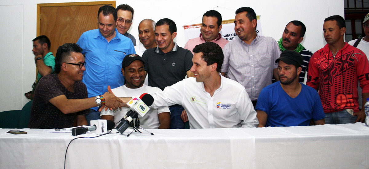 Gobierno logra acuerdo con organizaciones campesinas para levantar paro en el Catatumbo - 08 de noviembre de 2017