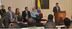 ‘La restitución de tierras en Colombia dejó de ser solo un sueño y se está haciendo realidad’: Presidente Santos - 08 de Abril de 2015