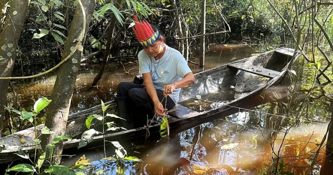 Escuelas de pesca para preservar tradiciones de comunidades indígenas amazónicas