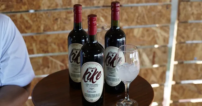 Vino artesanal de corozo, un negocio que crece en el Cesar