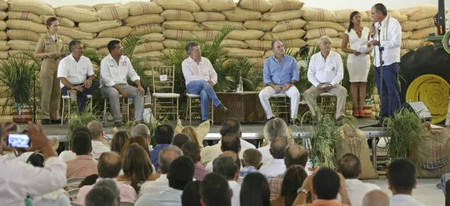 Gobierno entregó planta de secamiento y almacenamiento de arroz a productores de Cesar y Guajira - 09 de noviembre de 2016