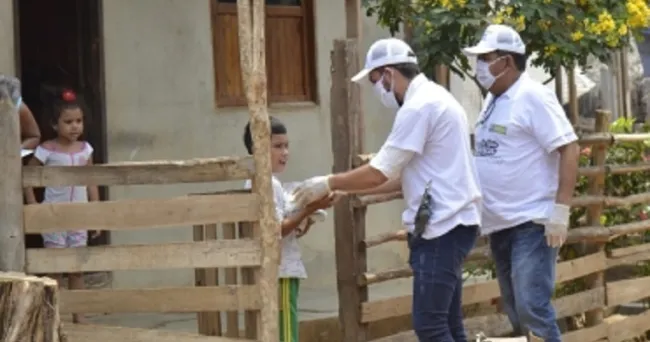 Ganaderos entregan 200 000 kits lácteos y 50 000 litros de leche a población vulnerable