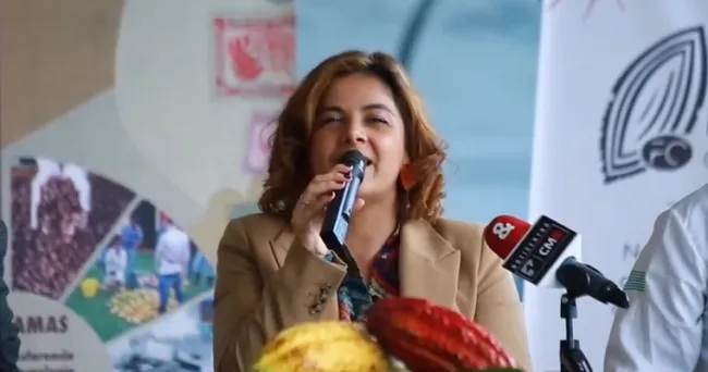 La ministra Jhenifer Mojica reconoce a los productores del mejor cacao del mundo