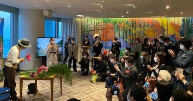 Flores colombianas adornaron estreno de encanto en mercados de Japón y Corea