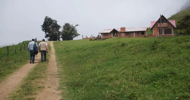 Familias restituidas de ocho municipios de Nariño tendrán vivienda nueva en sus predios