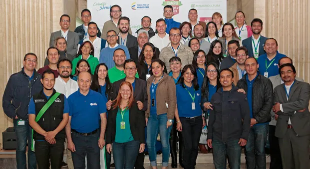Escudería El Renacer del Campo de MinAgricultura, ganador del concurso Máxima Velocidad de MinTic - 19 de octubre de 2017