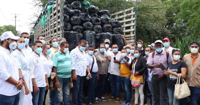 Ministerio de Agricultura y Desarrollo Rural y AGROSAVIA entregaron silo de maíz a productores ganaderos