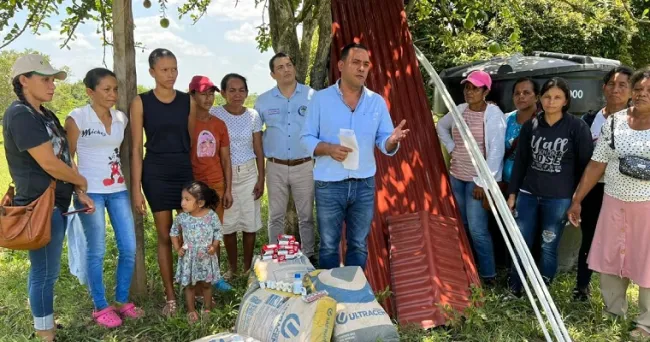 Entregan unidades productivas agrícolas a campesinos de Plato